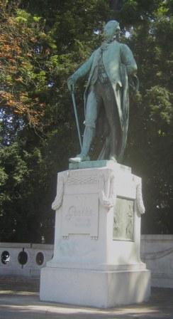 Goethe als Statue